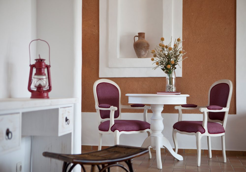 suite-deluxe-mesa-de-apoio